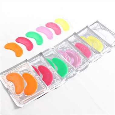 Masker Mata Melembabkan